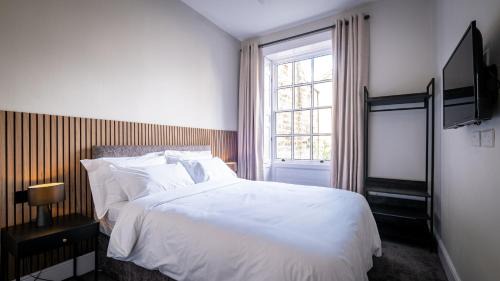 Lancaster Apartment | Dalton Sq Apartment 1