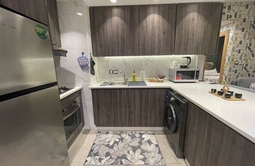 Al Abdali Apartment | Damac tower luxury apartment w/GYM/hot tub/pool