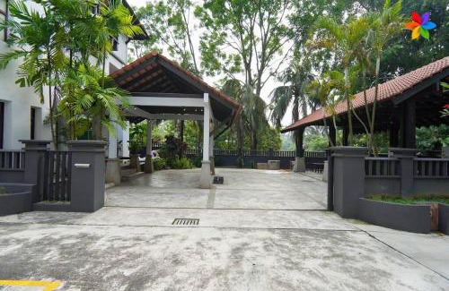Kuala Lumpur Villa | Damansara Villa with Pool - Electronic Dart, BBQ, Karaoke