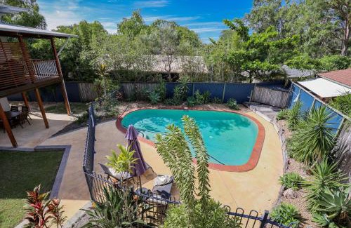 Agnes Water House | Damia Villa 2 Agnes Water - pool, walk to beach, air conditioned
