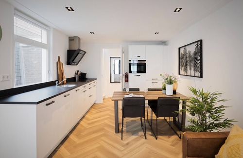 Burgwallen Nieuwe Zijde Hotel | Damrak Short Stay Amsterdam