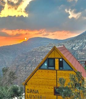 Dana Hotel | Dana luxury huts