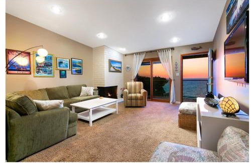 Dana Point Apartment | Dana Point Oceanfront Amazing Views STR14-0128