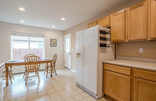 Pear Park House | Dancing Bear: Covered Patio & Smart TV!