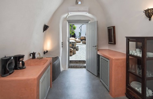 Emporio Villa | Dandy Cave Villa - Romantic Private - Waterfall Pool - Hot Tub -Up to 8 People