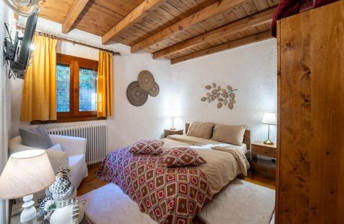Eptalofos Ski Chalet | Dandy Villas Elatodasos - Chalet Artemis - Fir Forest - Jeep & Nature Lovers