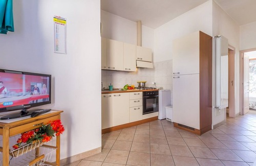 Ronchi Apartment | Daniela 4 100m From Sea, Marina di Massa, Italy