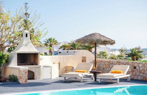 Agia Paraskevi Villa | Daphne | Cycladic Two-Bedroom Villa with Private Pool and Sea View
