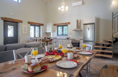 Termenades Villa | Daphne's Villa Three