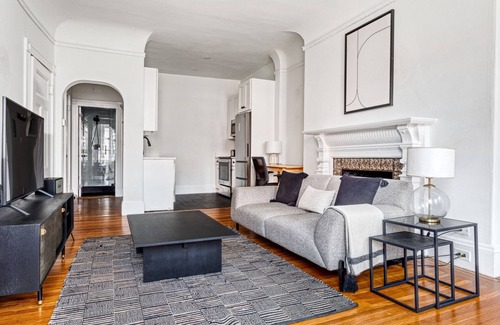 Back Bay West Apartment | Dapper Back Bay 1BR, Steps from Newbury St. and Esplanade by Blueground