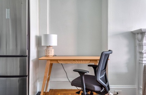 Back Bay West Apartment | Dapper Back Bay 1BR, Steps from Newbury St. and Esplanade by Blueground
