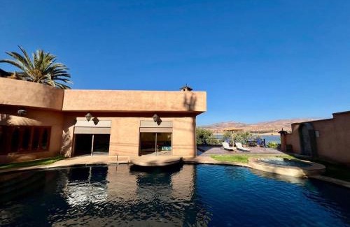 Aguergour House | Dar NFis Suites et appartements de luxe dans un havre de paix vue paradisiaque au bord du lac