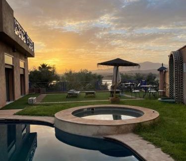 Aguergour House | Dar NFis Suites et appartements de luxe dans un havre de paix vue paradisiaque au bord du lac