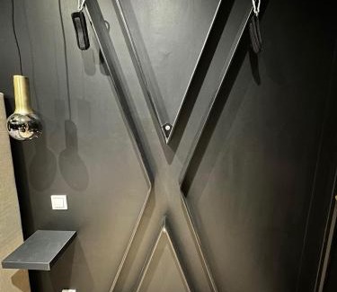 Saint-Gervais-la-Foret Apartment | Dark Room BLOIS - Love Room