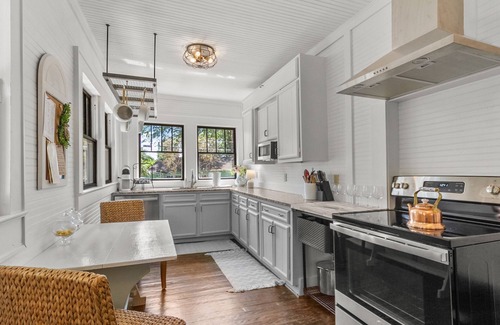 Northport House | Darling on Main Beautifully Renovated Historic Home 2 Miles from UA Campus!