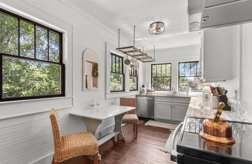 Northport House | Darling on Main Beautifully Renovated Historic Home 2 Miles from UA Campus!