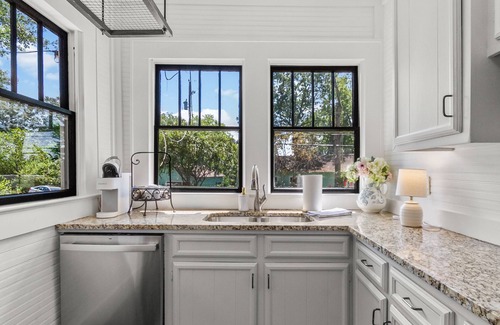 Northport House | Darling on Main Beautifully Renovated Historic Home 2 Miles from UA Campus!