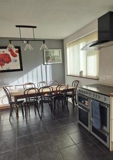 Denbigh House | Daron Large Country Cottage