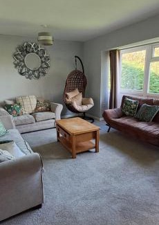 Denbigh House | Daron Large Country Cottage