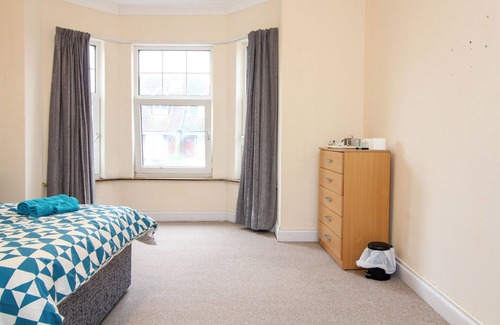 Shirley House | Darwin road guest house room 2
