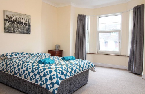 Shirley House | Darwin road guest house room 2