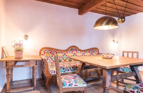 Torwang Apartment | Das Schusterhäusl - Urlaub im oberbayerischen Baudenkmal