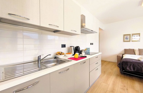 Dascio Apartment | Dascio Emotion Terrace Holiday Apartment on the Lake with Pool