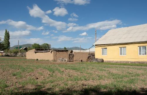 Naryn Region House | Dastans Homestay, Bed and Breakfast & Horse riding