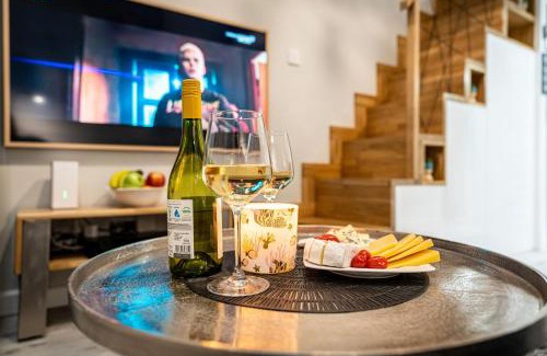 Wesoła Zachod Apartment | Dasto Apartments Old Town Kraków