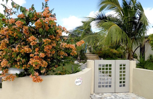 Whitby House | DATAI.YOUR "HOME" IN WHITBY, NORTH CAICOS