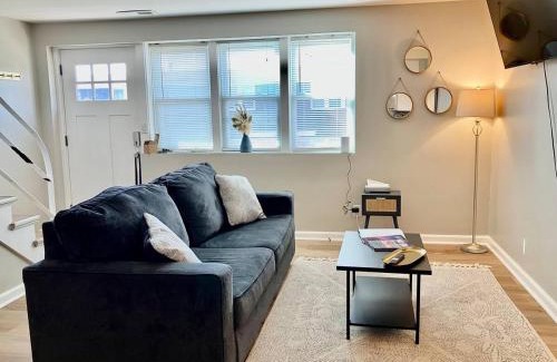 Joslyn Castle Apartment | Davenport Dwellings-Two Bedroom Close to UNMC