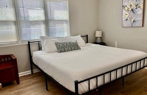 Joslyn Castle Apartment | Davenport Dwellings-Two Bedroom Close to UNMC