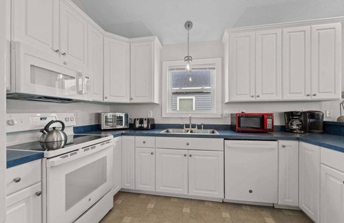 South Nags Head House | Dawn to Dusk | 1030 ft to the beach | Private Pool and Hot Tub