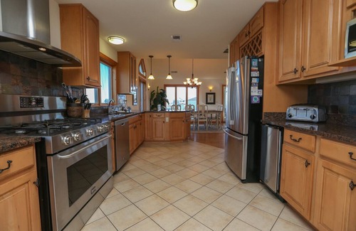 Southern Shores House | Dawn Treader - 6 BR Oceanside Vacation Home w/Private Pool, Hot Tub, Dogs Allowed