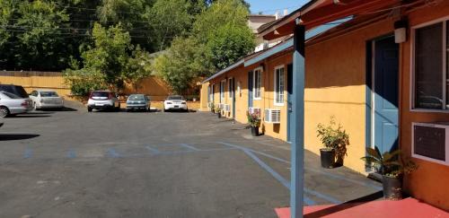 Studio City Hotel | DAY N NIGHT INN - Near Universal Studios Hollywood