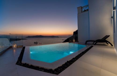 Fira Hotel | Daydream Luxury Suites