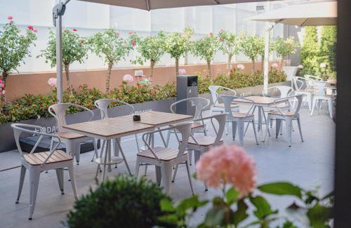 Changning Hotel | Dayin Hotel -Shanghai Hongqiao Beixinjing Metro Station Branch -Large Social Area -Bar -Café -Gym -Free Laundry Luggage Storage -24H Front Desk-English Service