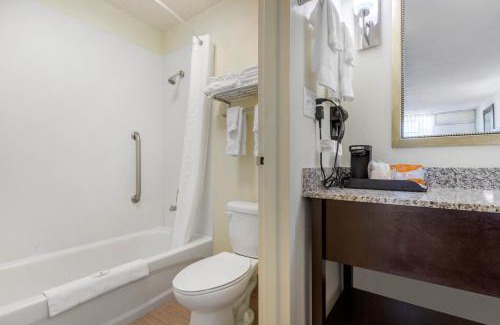 Oxford Hotel | Days Inn and Suites by Wyndham Oxford