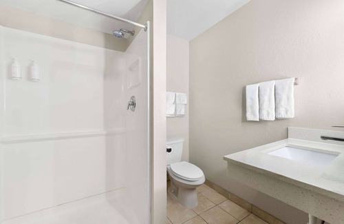 McKownville Hotel | Days Inn by Wyndham Albany SUNY