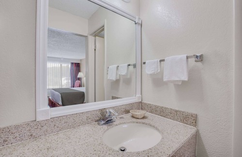 Candler Hotel | Days Inn by Wyndham Asheville West