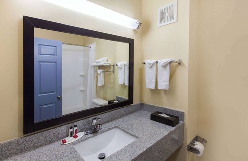 Scotlandville Hotel | Days Inn by Wyndham Baton Rouge Airport