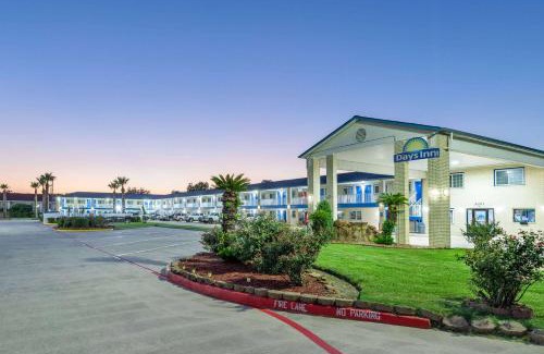 Baytown Hotel | Days Inn by Wyndham Baytown TX