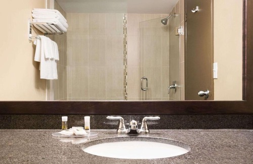 Montgomery Hotel | Days Inn by Wyndham Calgary Northwest
