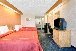 Paw Creek Hotel | Days Inn by Wyndham Charlotte Northlake