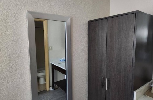 Paw Creek Hotel | Days Inn by Wyndham Charlotte Northlake