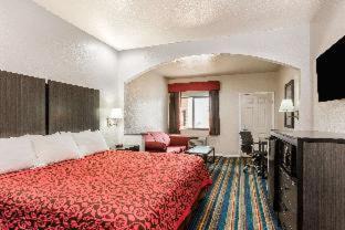 Dickinson Hotel | Days Inn by Wyndham Dickinson TX