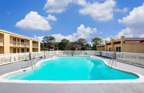 Easton Hotel | Days Inn by Wyndham Easton