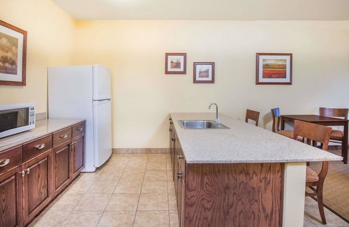 Ellis Hotel | Days Inn by Wyndham Ellis