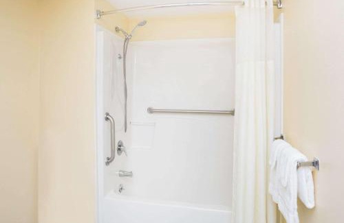 Enterprise Hotel | Days Inn by Wyndham Enterprise