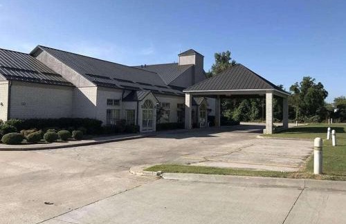 Grove Hotel | Days Inn by Wyndham Grove